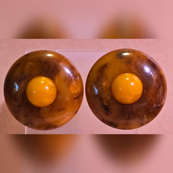 AMBER 🧡Antique🧡 Two-tone Round Clip-on Earrings - Picture 1 of 1